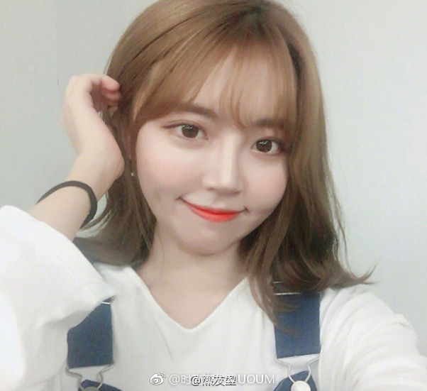 半熟气质hair style齐肩卷发美女自拍照 7