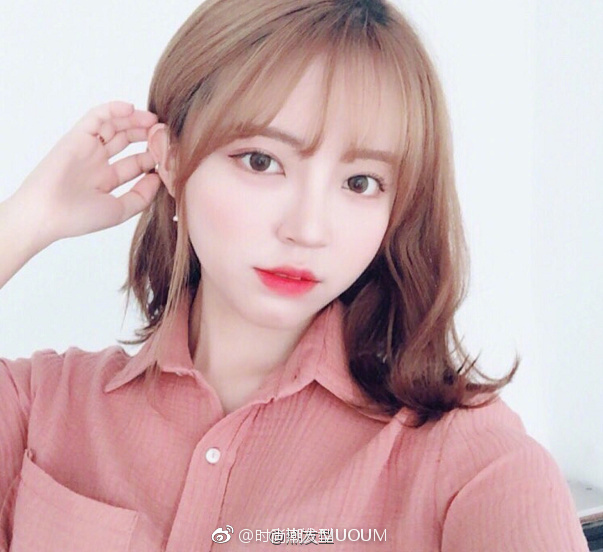 半熟气质hair style齐肩卷发美女自拍照 9