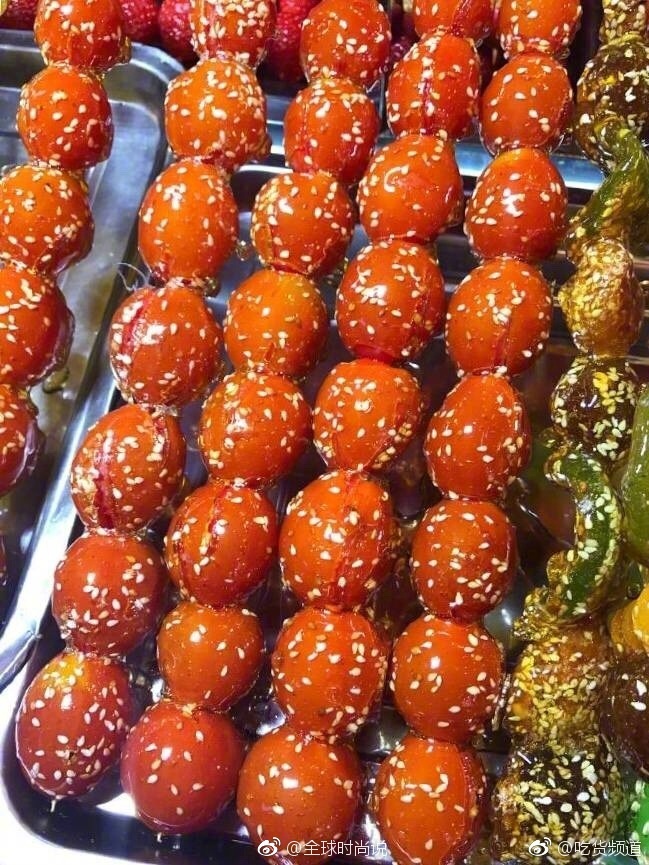 冬天里有一种小吃叫冰糖葫芦图片