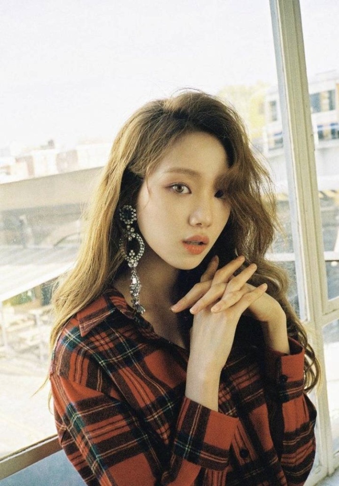 韩国美女明星模特李圣经《Maria Claire》12月刊日系 3