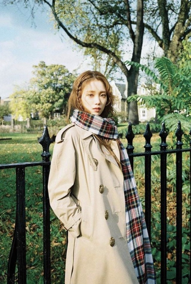 韩国美女明星模特李圣经《Maria Claire》12月刊日系 9