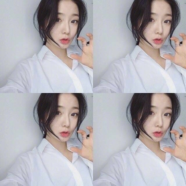 美女自拍姿势_女生四宫格拍照法get