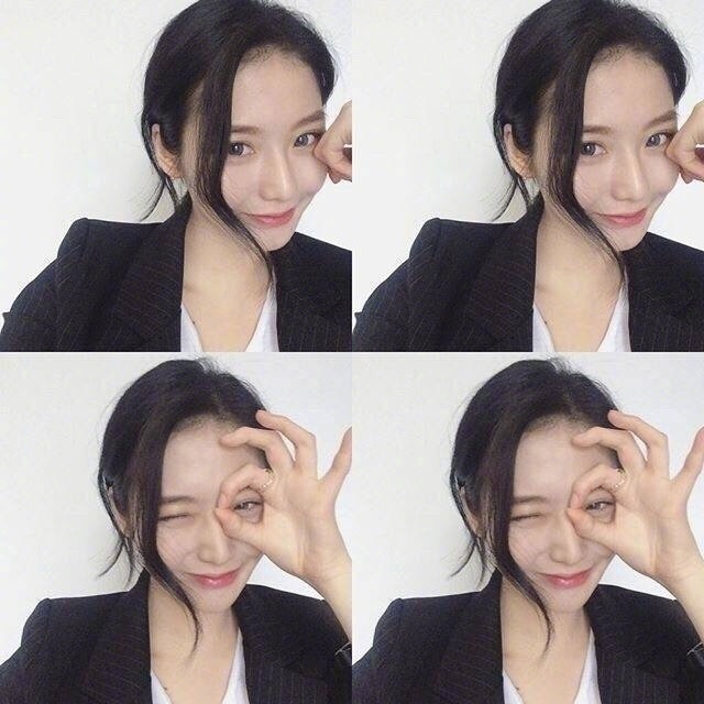 美女自拍姿势_女生四宫格拍照法get 7
