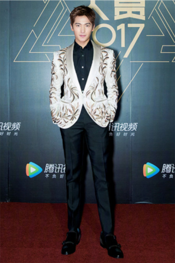 小鲜肉明星帅哥杨洋2017时尚杂志大片活动造型汇 45