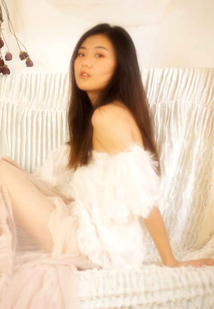 性感美女露肩毛衣私房写真 2