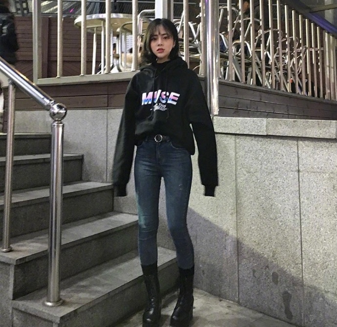 适合帅气酷女孩的日常穿衣搭配参考 3