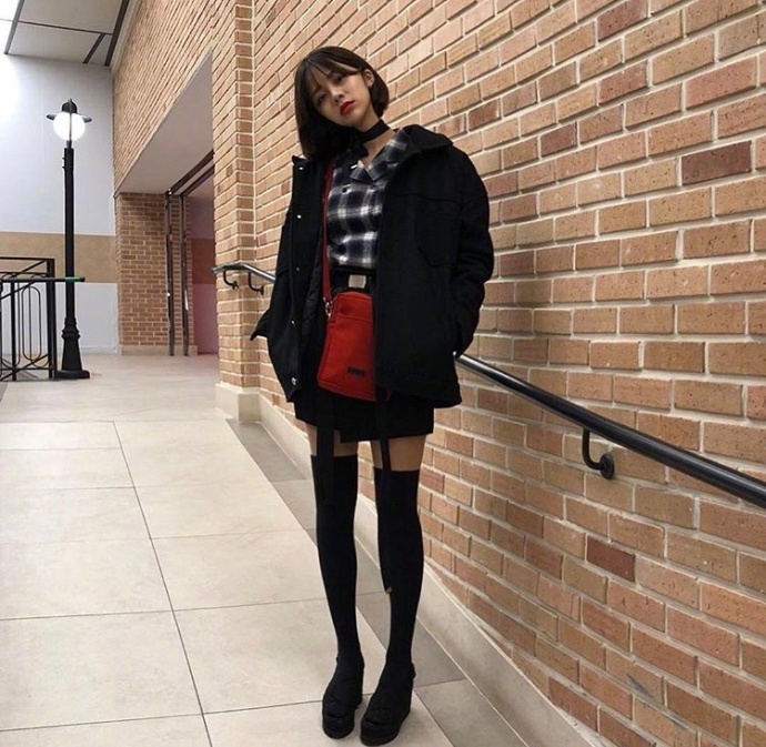适合帅气酷女孩的日常穿衣搭配参考 7