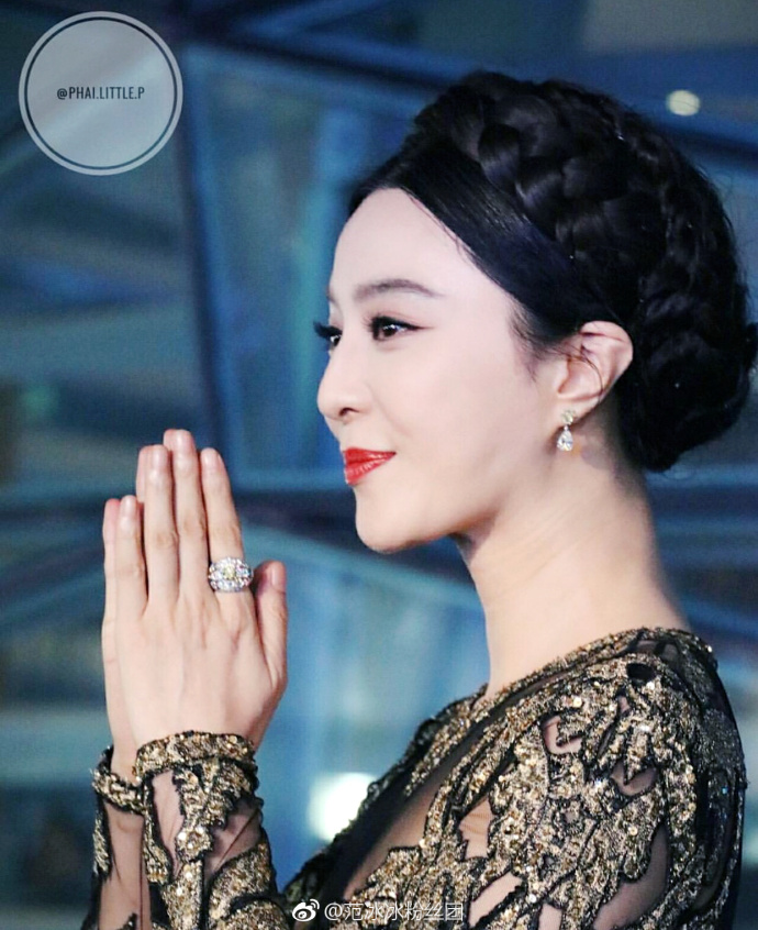 大眼美女明星范冰冰出席KING POWER全球代言活动图 3