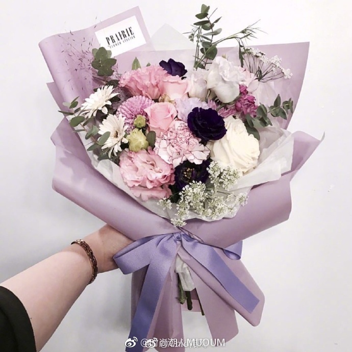 紫色系花束更显梦幻感唯美鲜花图片 6