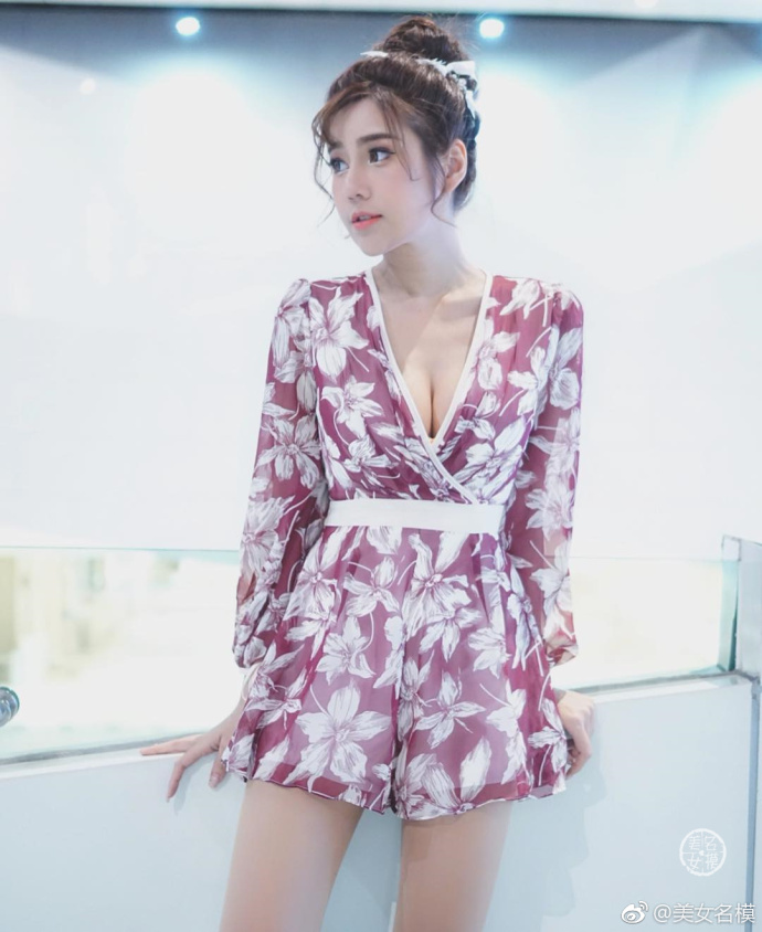 异域美女本性流露的性感美图 4