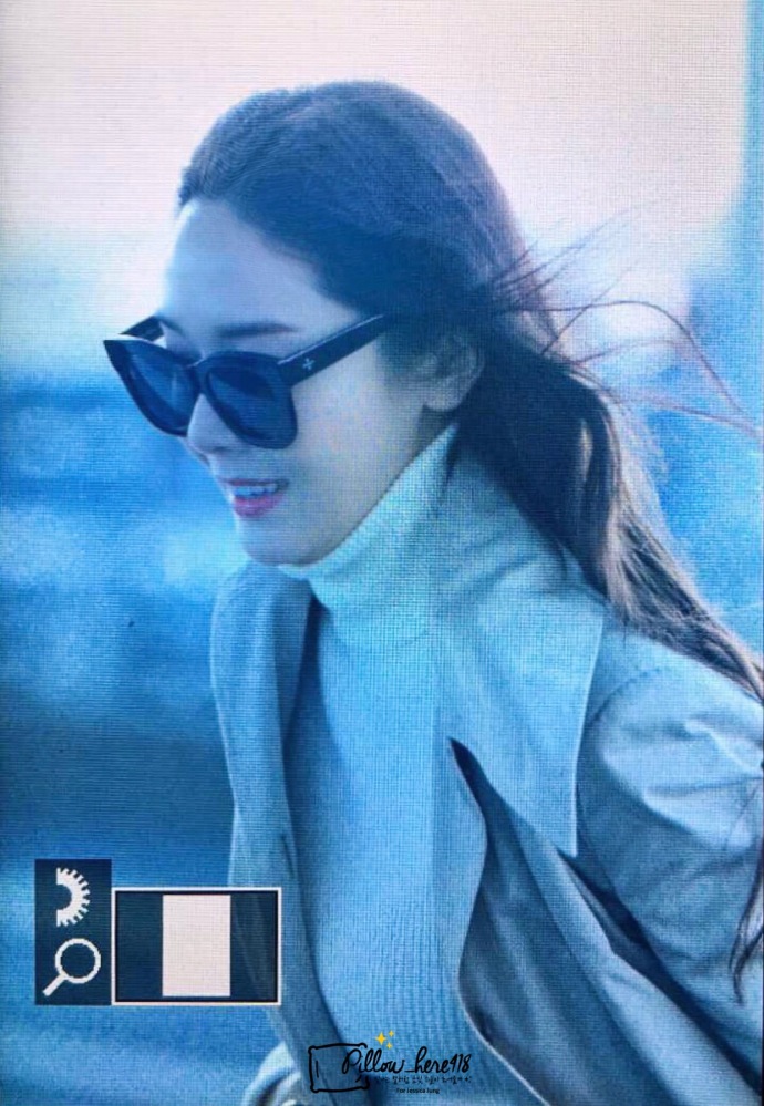 韩国美女明星郑秀妍Jessica机场风衣时尚街拍图片 2