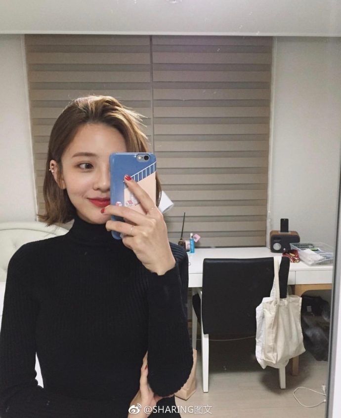 短发美女自拍照_短发真的太适合冬天啦 3