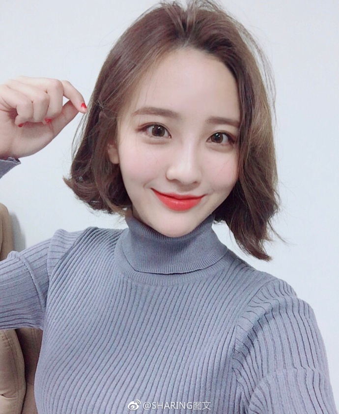 短发美女自拍照_短发真的太适合冬天啦 6