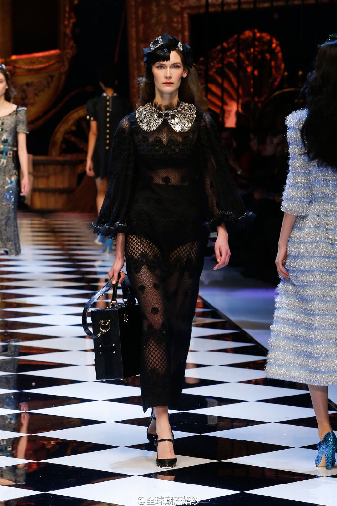 欧美美女模特演绎Dolce & Gabbana小仙女礼服图片 3
