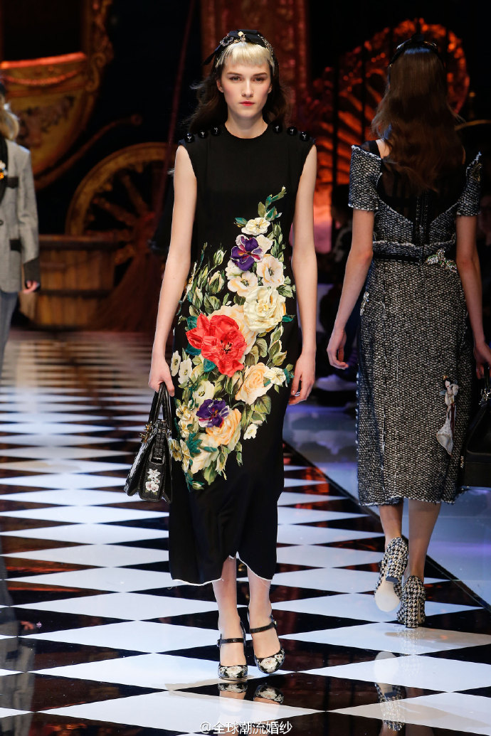 欧美美女模特演绎Dolce & Gabbana小仙女礼服图片 5