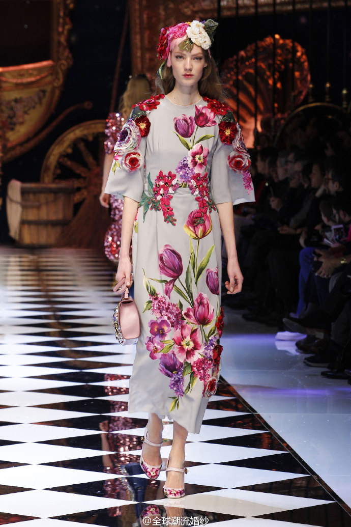 欧美美女模特演绎Dolce & Gabbana小仙女礼服图片 9