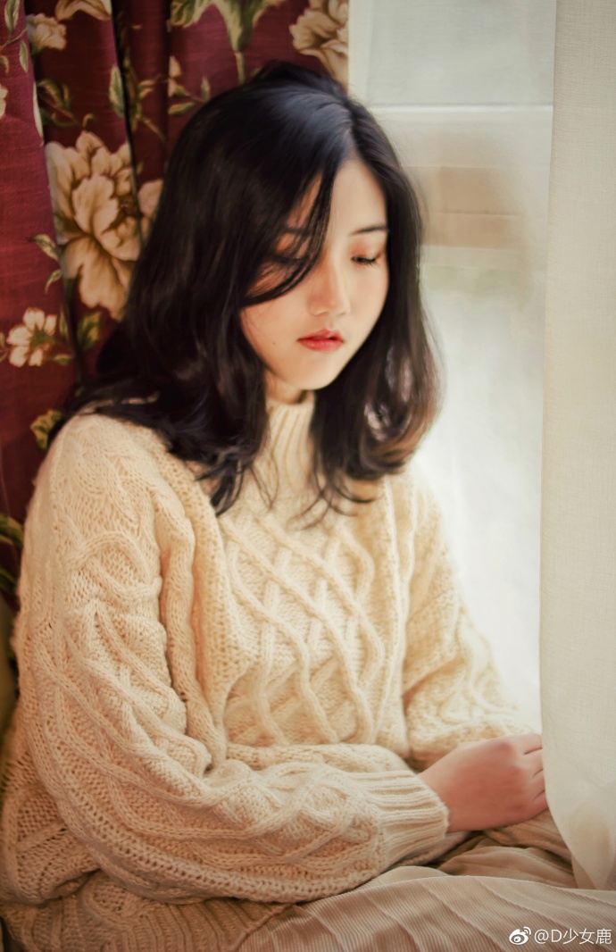 清纯美女纯白色毛衣清纯写真 4