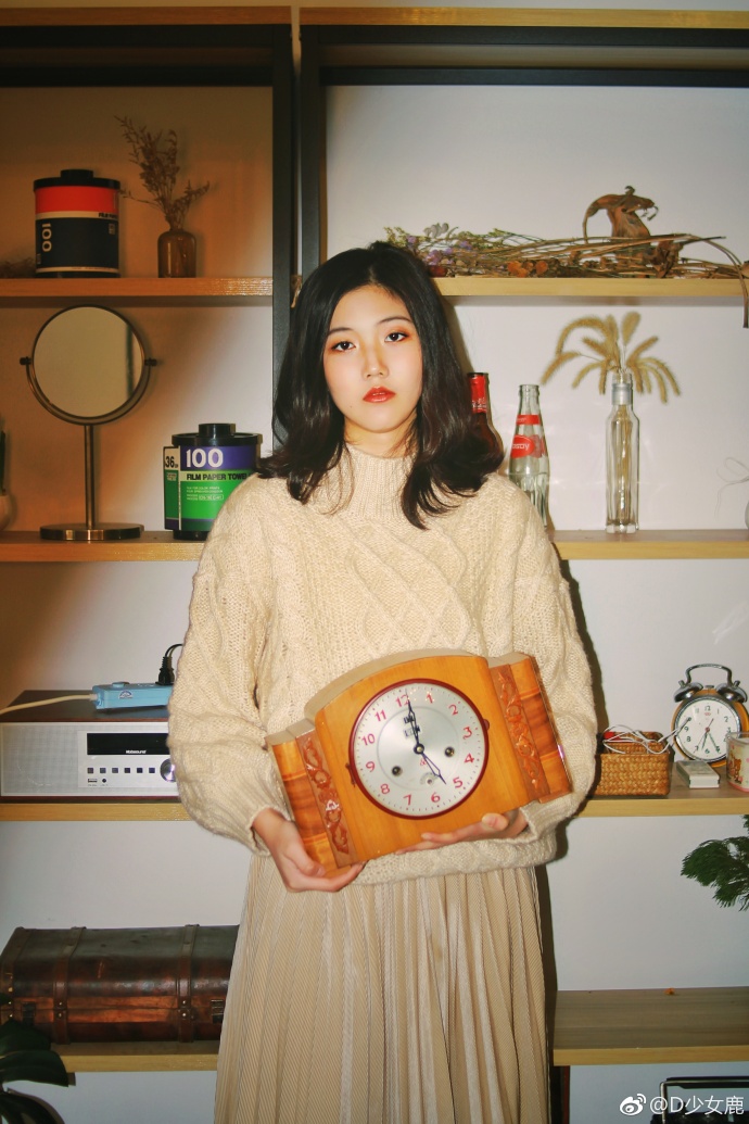 清纯美女纯白色毛衣清纯写真 9