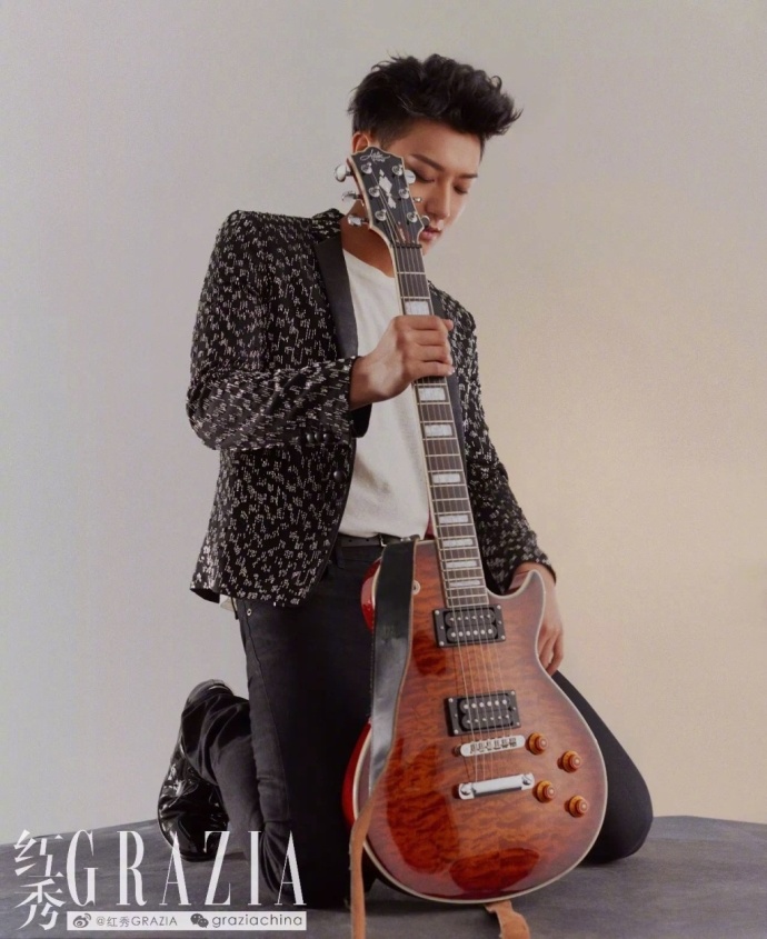 青岛帅哥男明星黄子韬《红秀Grazia》封面大片 2