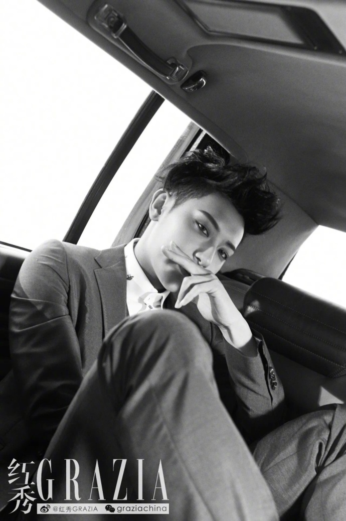 青岛帅哥男明星黄子韬《红秀Grazia》封面大片 6