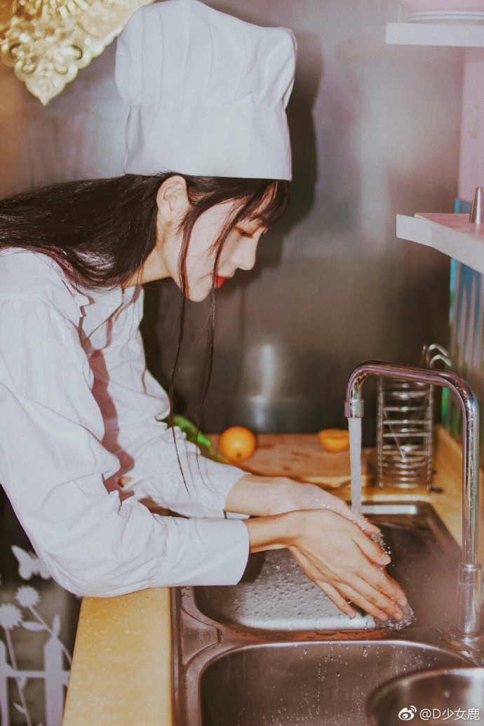 清纯小厨娘美女图片 8