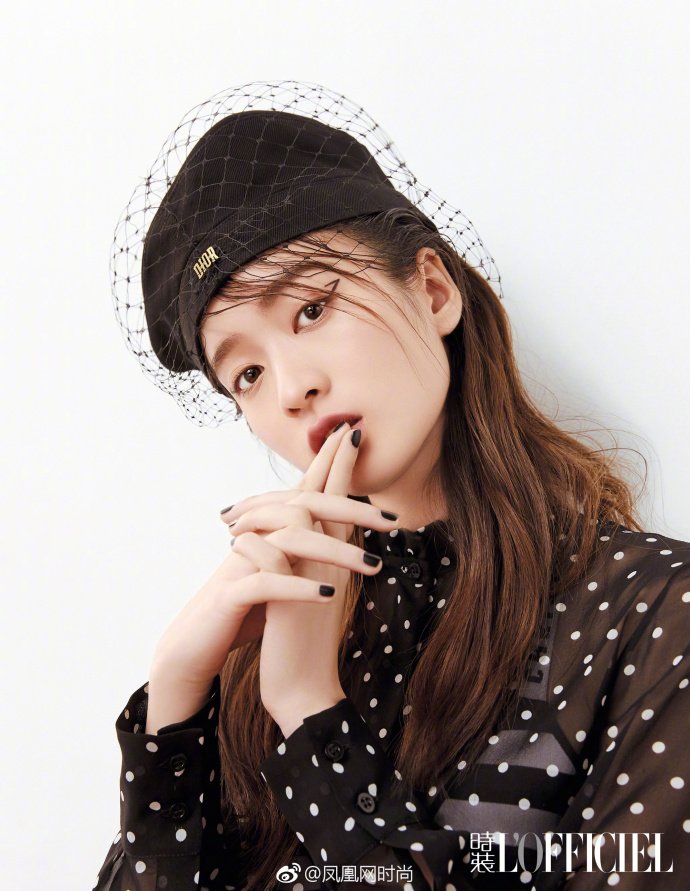 北京美女明星张雪迎Sophie小姐姐的湿发背头封面 4