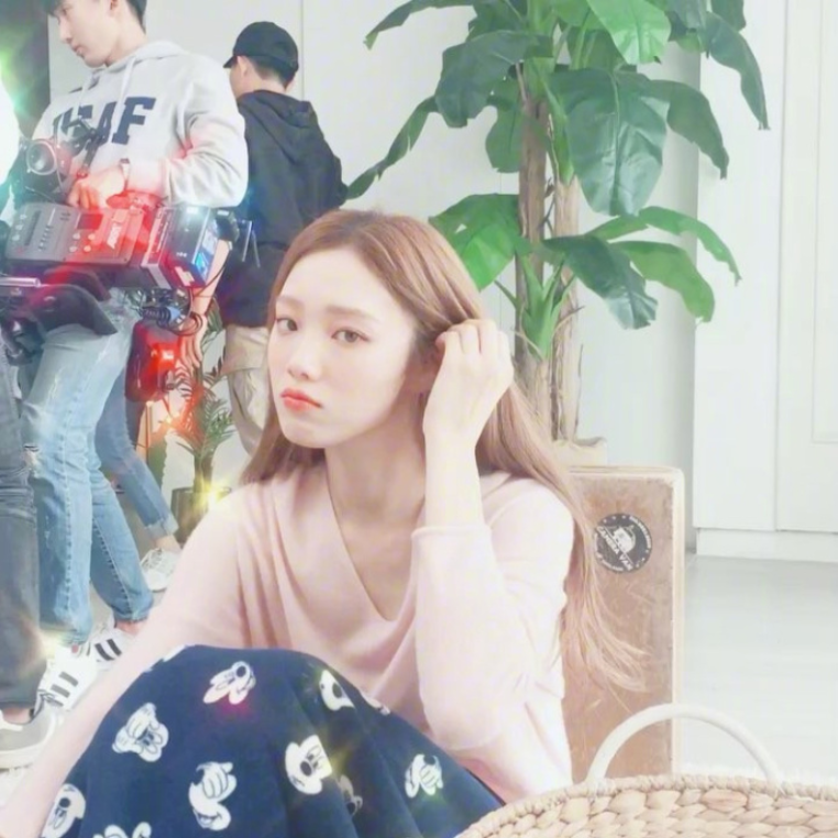 韩国美女明星李圣经私照合集满满的少女感图片