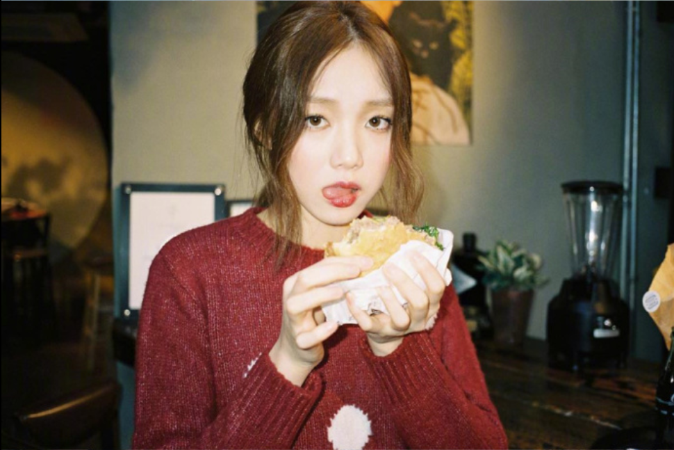 韩国美女明星李圣经私照合集满满的少女感图片 18