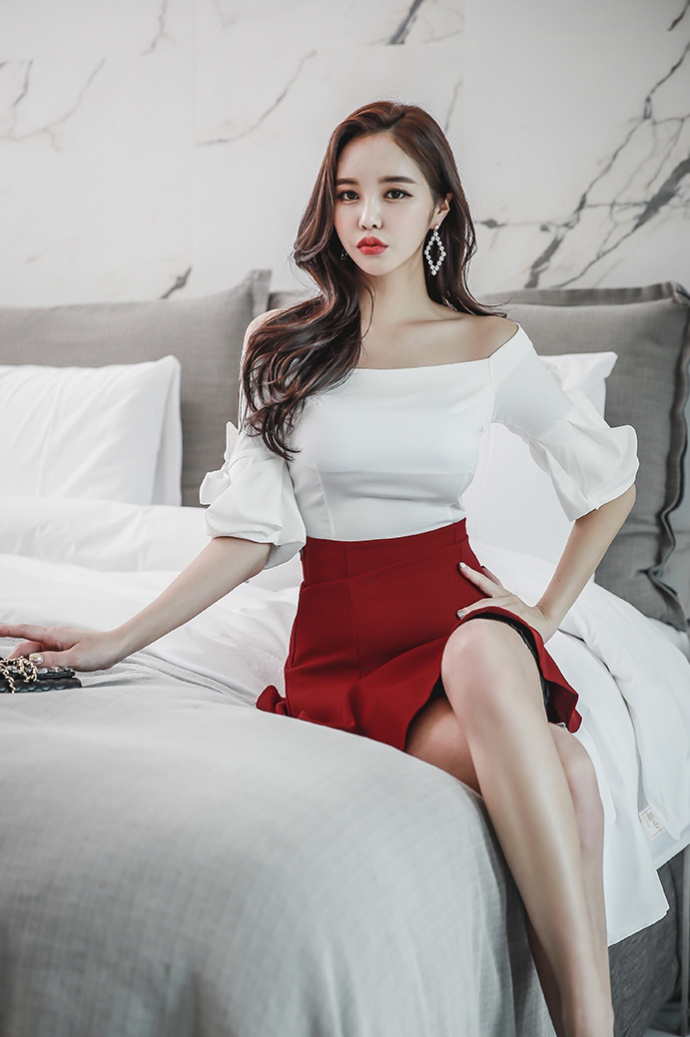 清纯美女红色短裙清纯图片 2