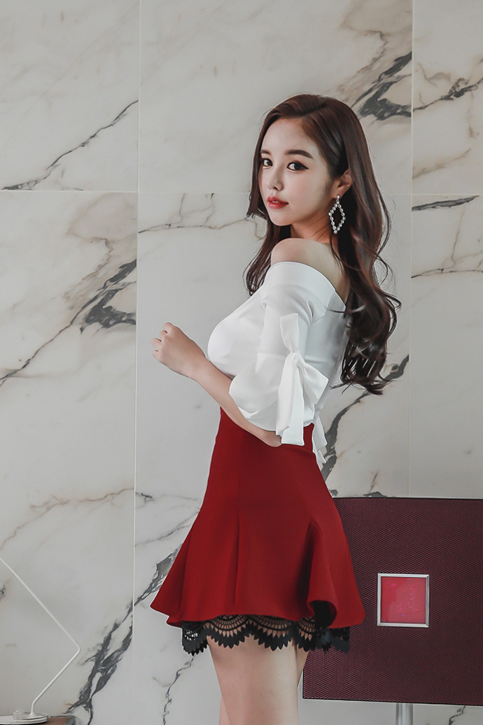 清纯美女红色短裙清纯图片 9
