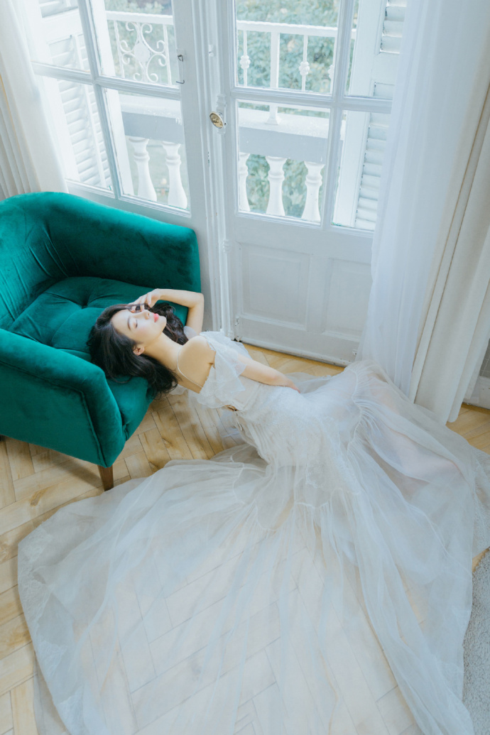 露背性感美女薄纱长裙妩媚写真 6