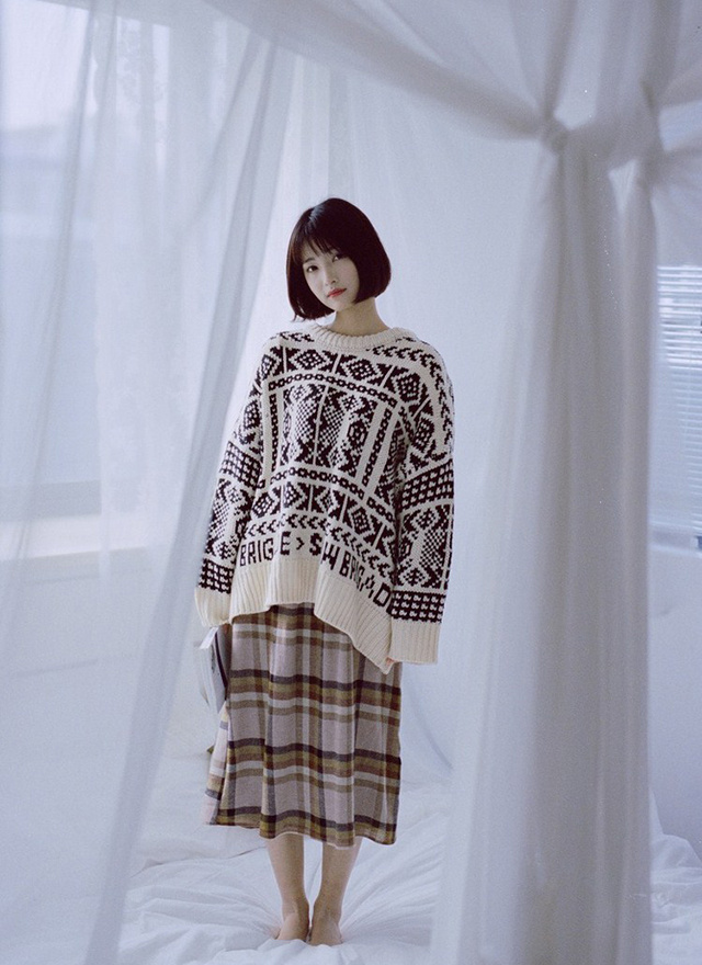 清纯短发女生文艺私房写真 7