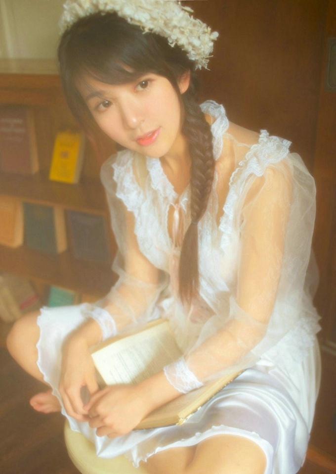 清纯美女大眼麻花辫清纯写真 4