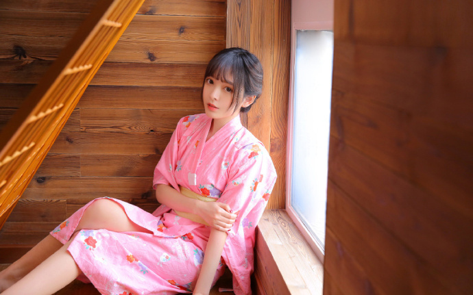 风情尤物美女酥胸长腿诱惑日本和服性感写真 ​ 2