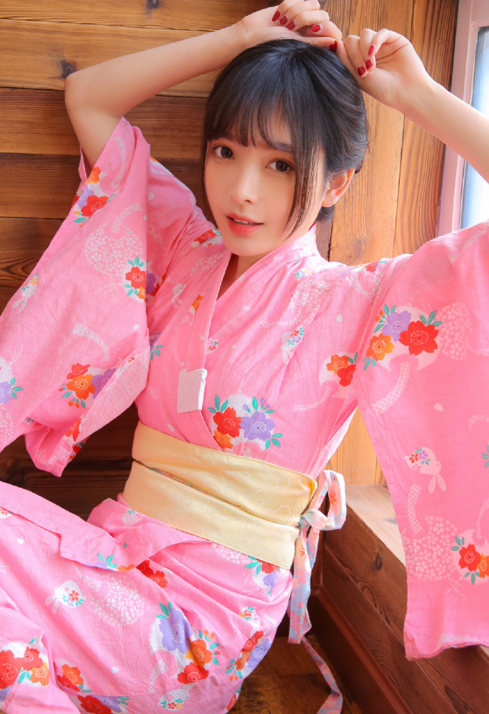 风情尤物美女酥胸长腿诱惑日本和服性感写真 ​ 8