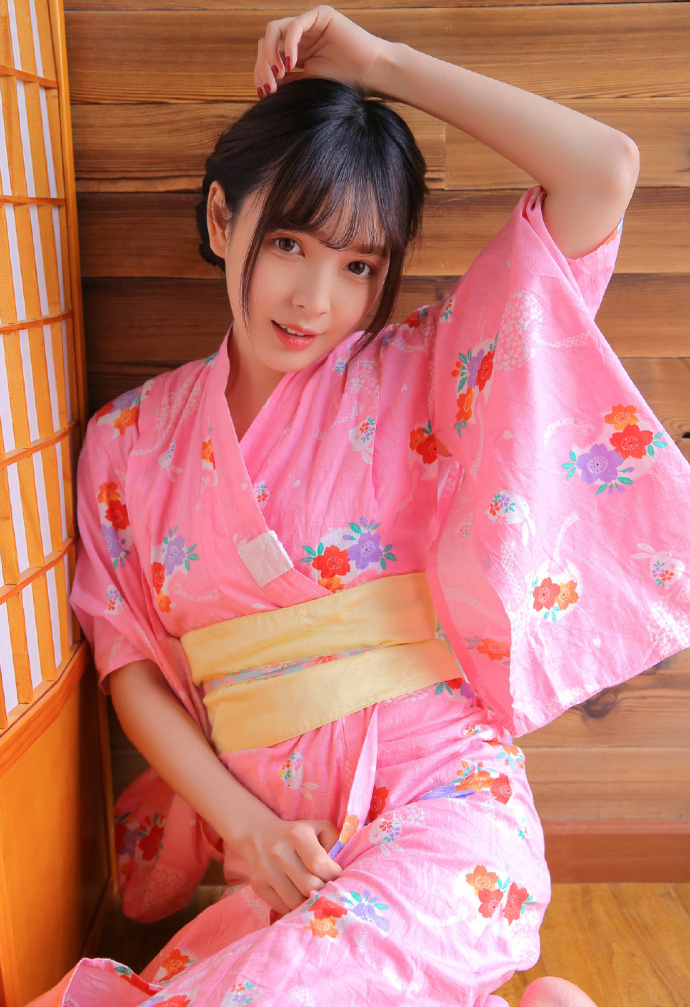 风情尤物美女酥胸长腿诱惑日本和服性感写真 ​ 9