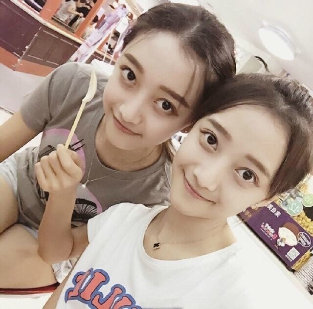 中山大学校花一对高颜值双胞胎姐妹花清纯图片 4