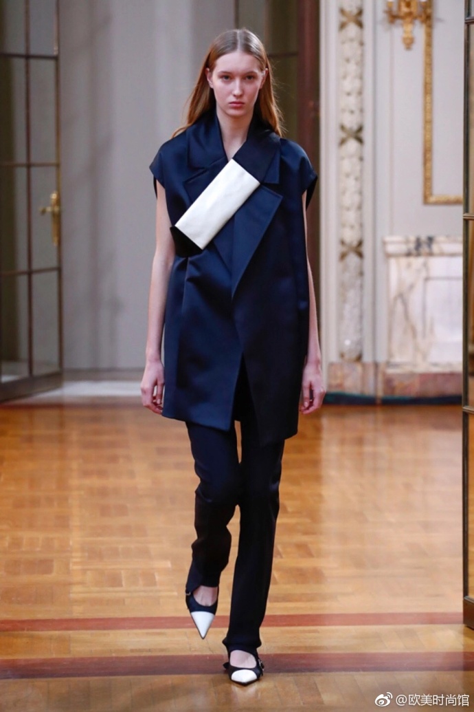 欧美时尚品牌Victoria Beckham于纽约时装周发布201 9