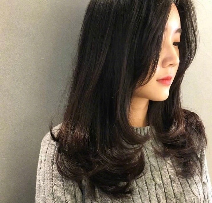当季流行的温柔卷发造型的小仙女们图片 8
