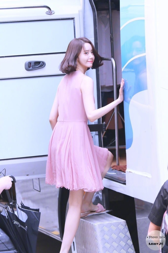 韩国美女明星林允儿仙女的回头杀美颜图片 8