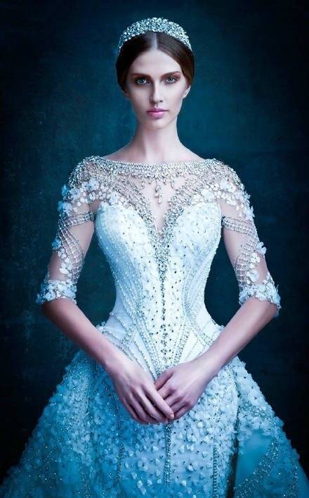 迪拜婚纱品牌Michael Cinco皇室风格婚纱礼服图片 2