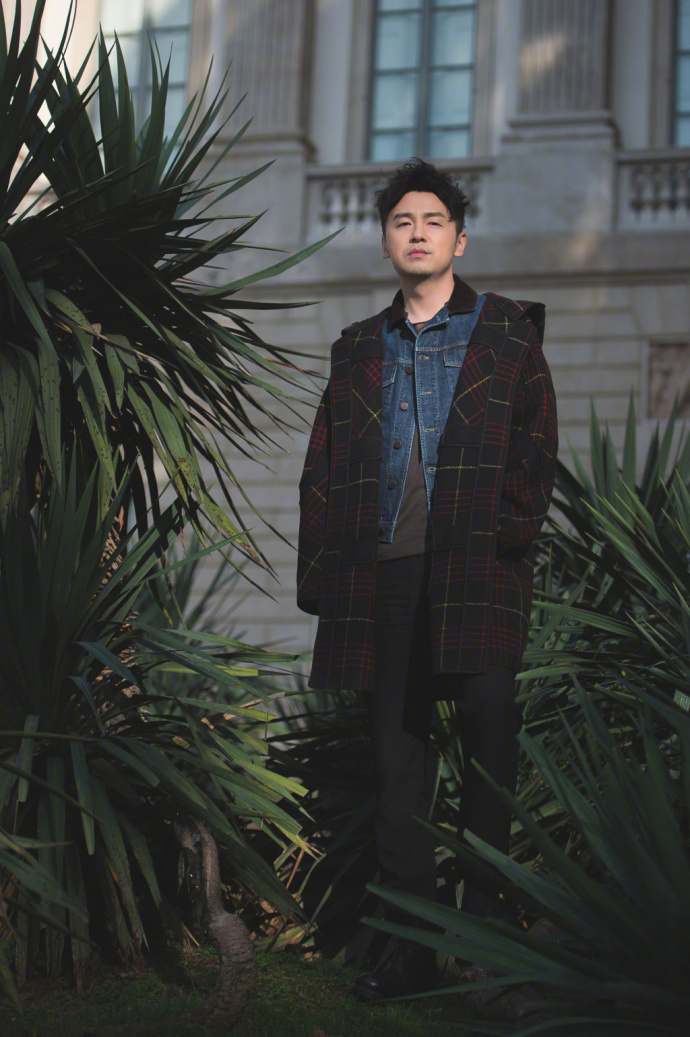 东北男明星逗比男神雷佳音帅气图片 6