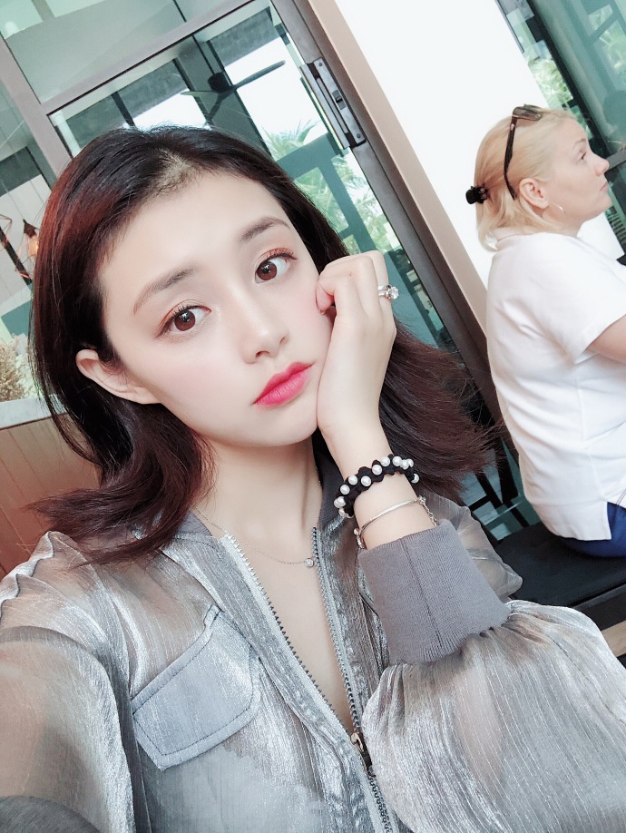 清纯美女春夏穿衣搭配风格图片 3