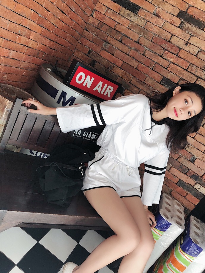 清纯美女春夏穿衣搭配风格图片 6