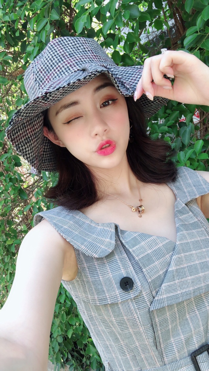清纯美女春夏穿衣搭配风格图片 8