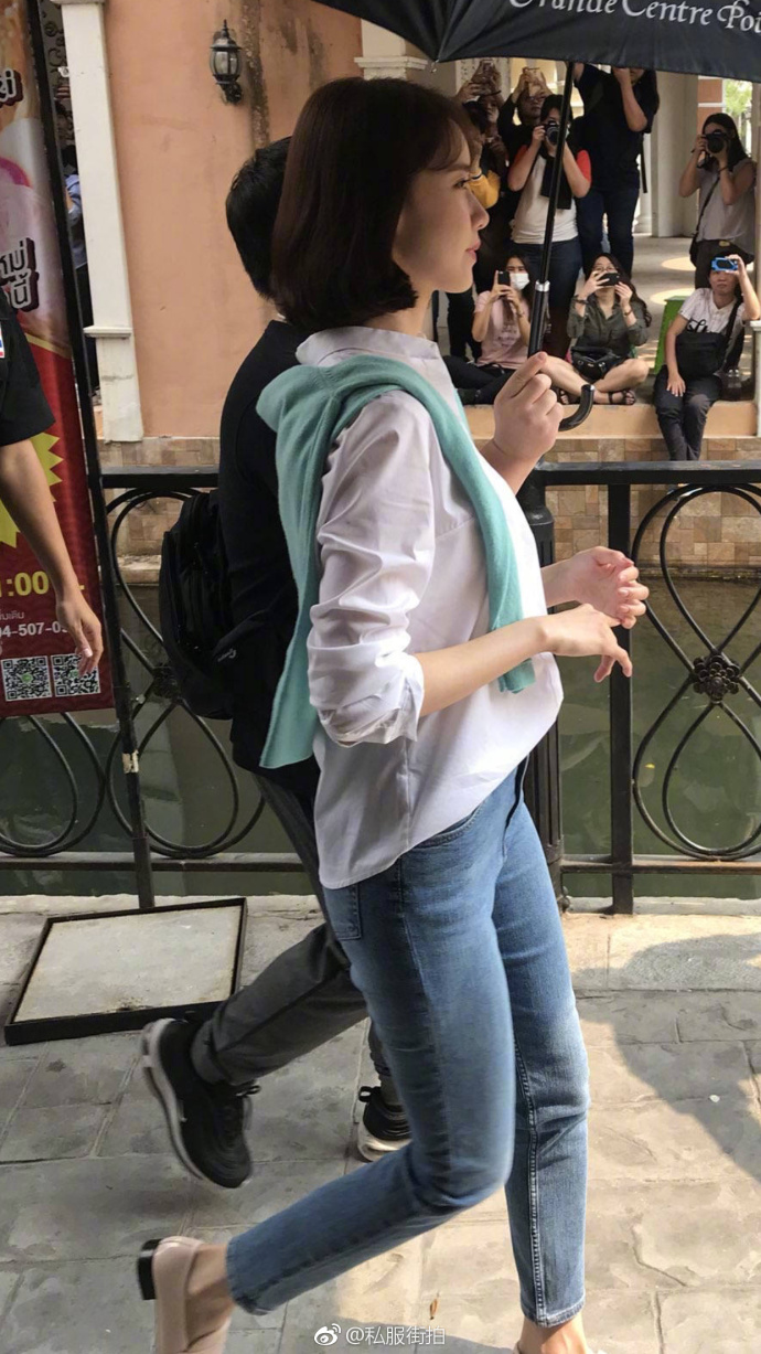 韩国美女明星林允儿泰国广告拍摄路透饭拍 2