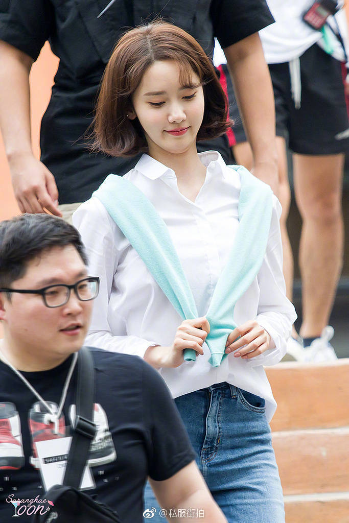 韩国美女明星林允儿泰国广告拍摄路透饭拍 7