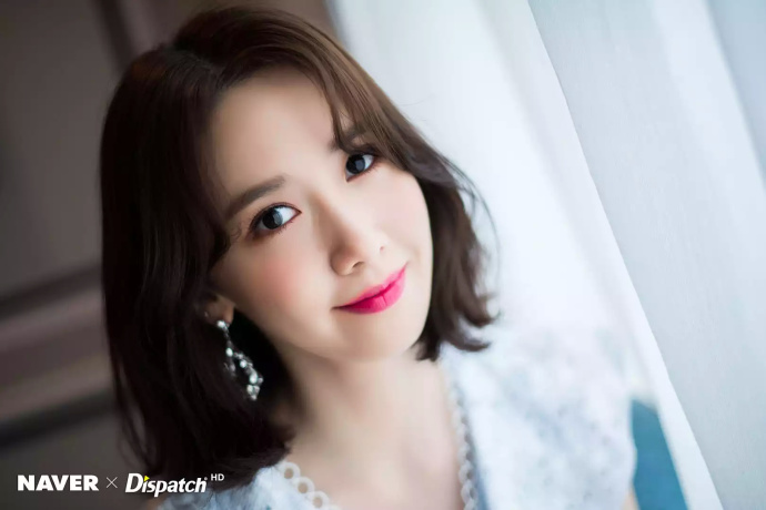 韩国美女明星林允儿白色连衣裙唯美写真 3