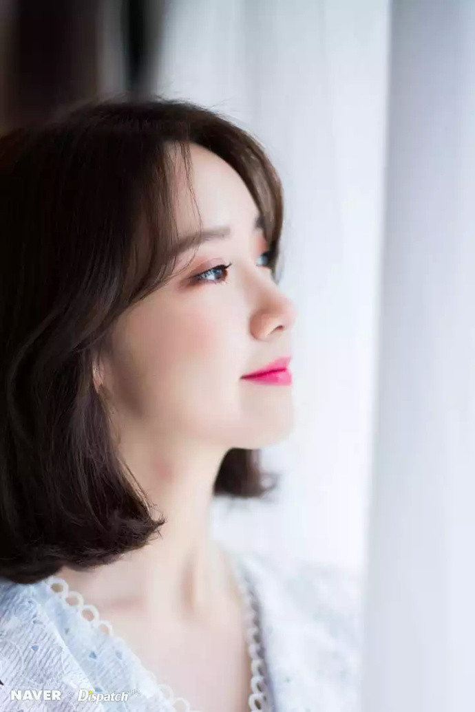韩国美女明星林允儿白色连衣裙唯美写真 5