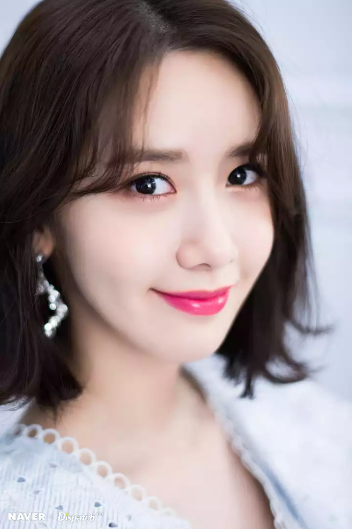 韩国美女明星林允儿白色连衣裙唯美写真 7